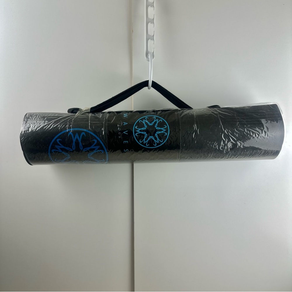 Waves Yoga Mat